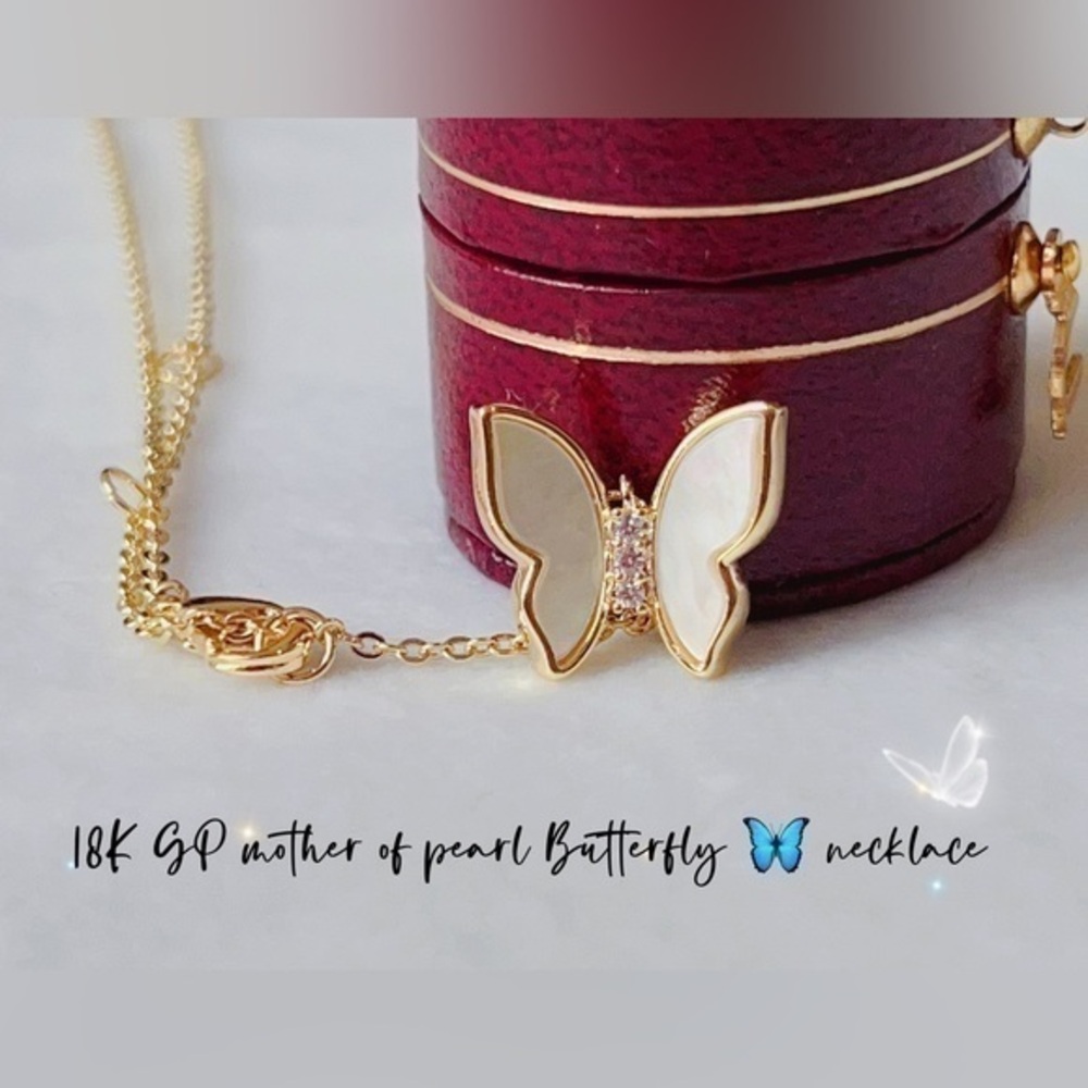 18K GP mother of pearl Butterfly 🦋 necklace